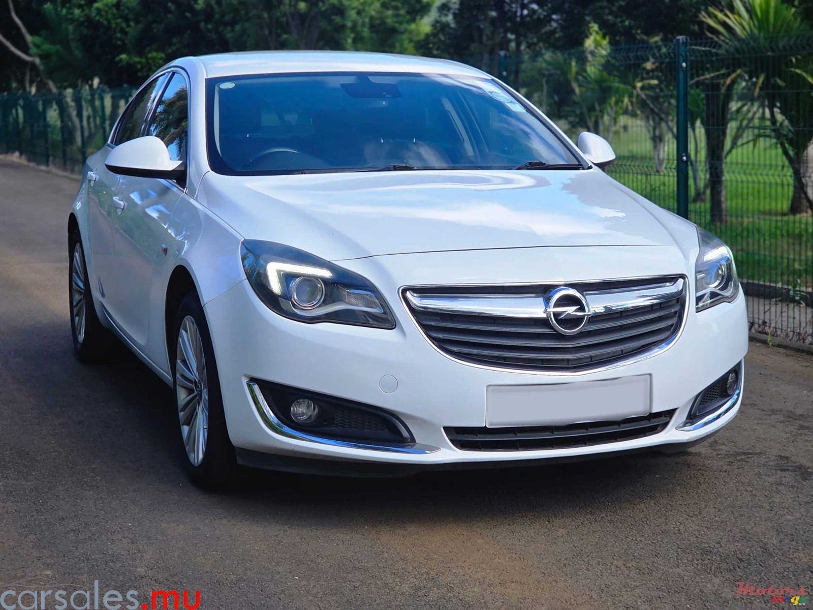 2016' Opel Insignia 1.6 Ecotec Cosmo photo #2