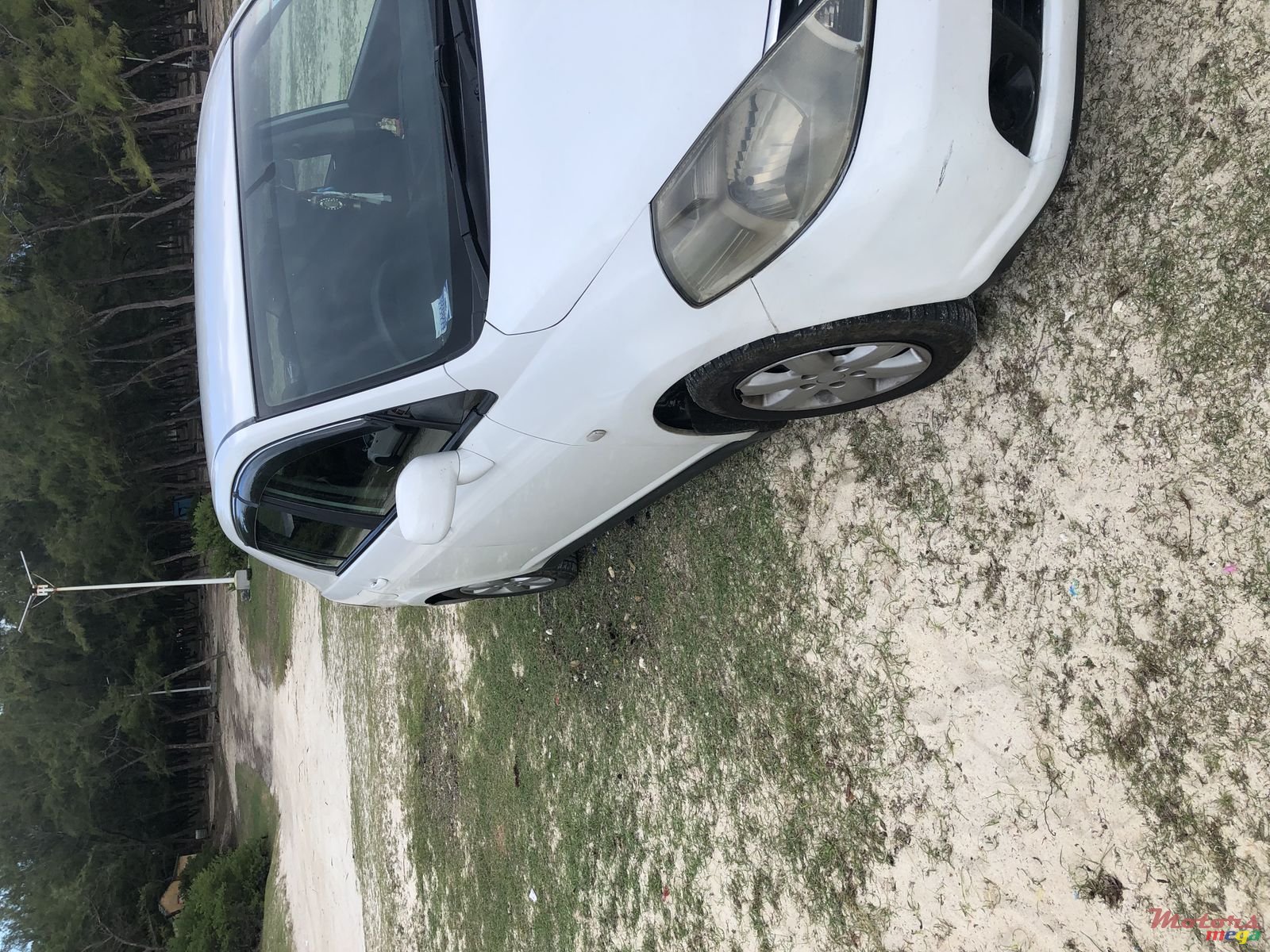 2005' Nissan Tiida photo #4