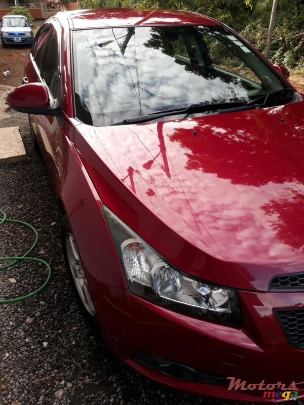 2010' Chevrolet Cruze photo #4