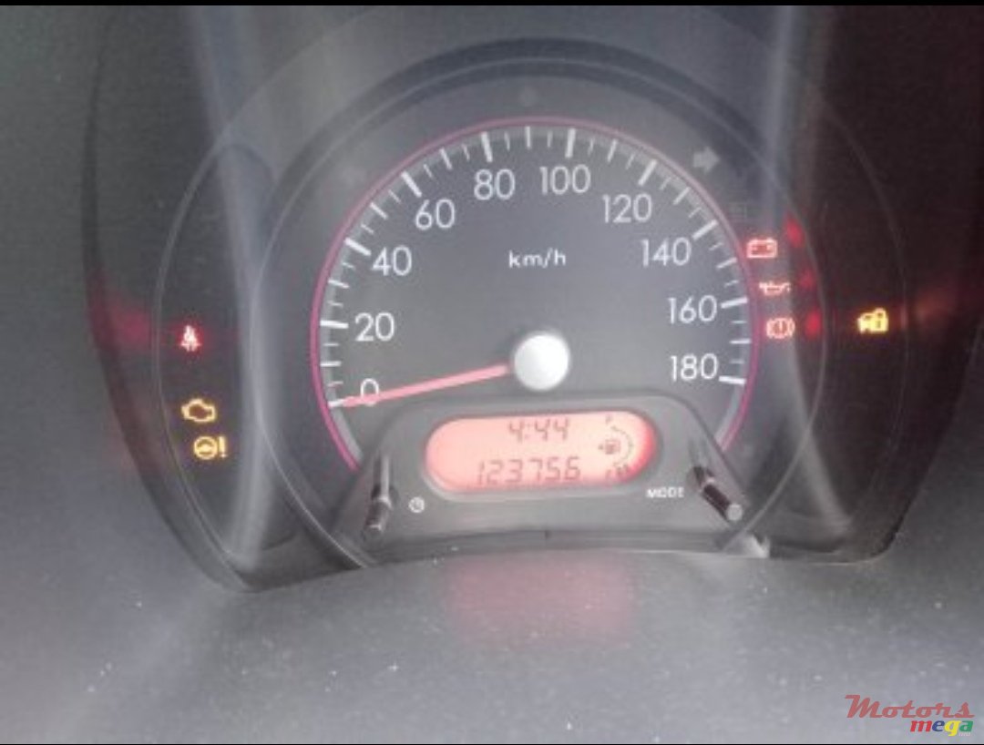 2013' Suzuki Celerio photo #3