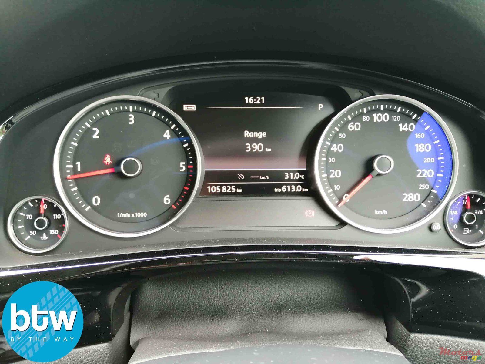 2014' Volkswagen Touareg AWD - V6 photo #7