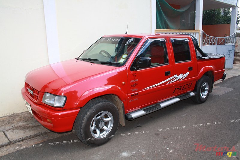 2001' Isuzu photo #1