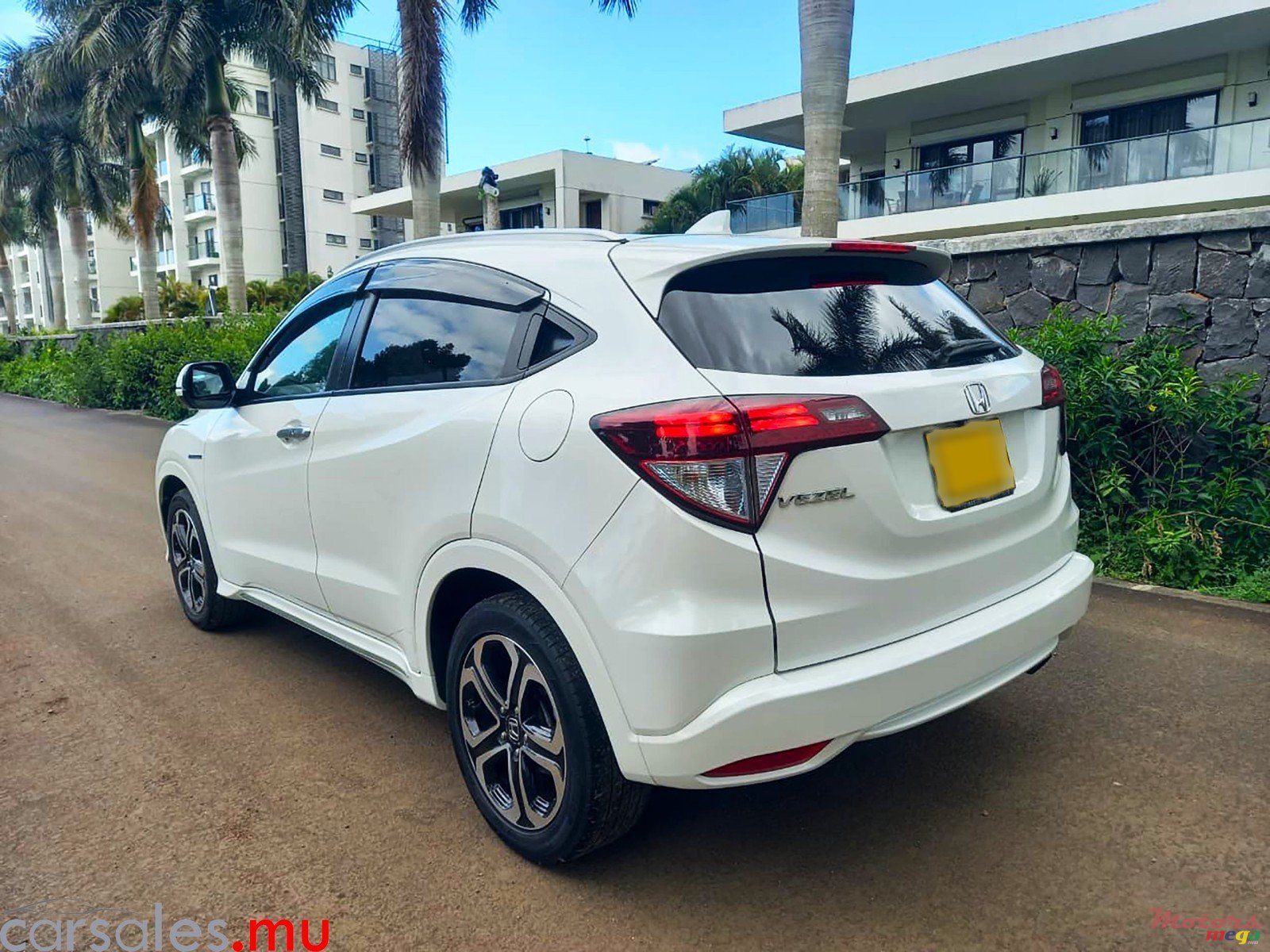 2017' Honda Vezel Z 1.5 Hybrid photo #3