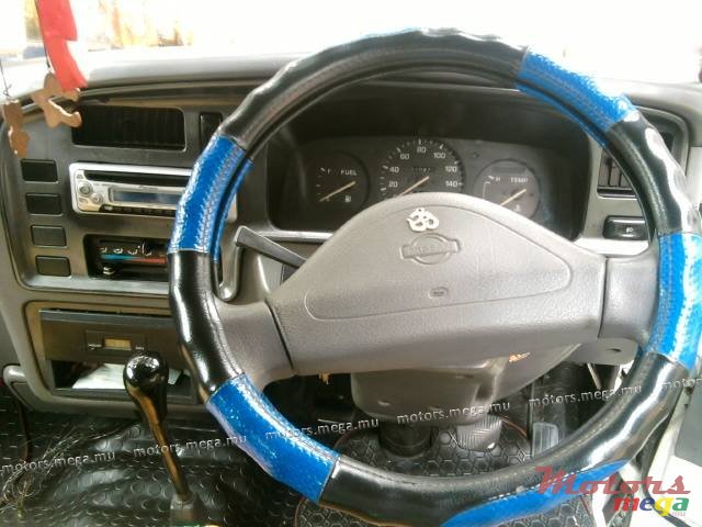 1999' Nissan photo #4