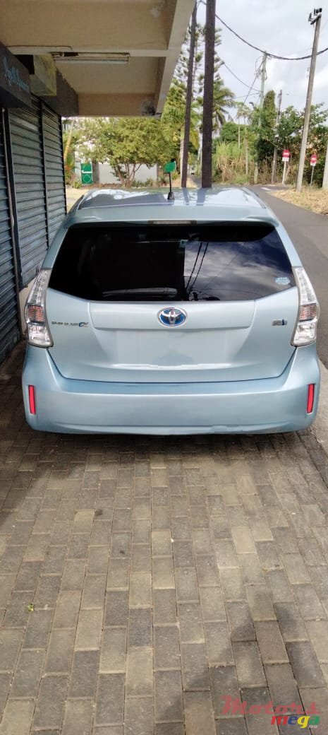 2014' Toyota Prius photo #3