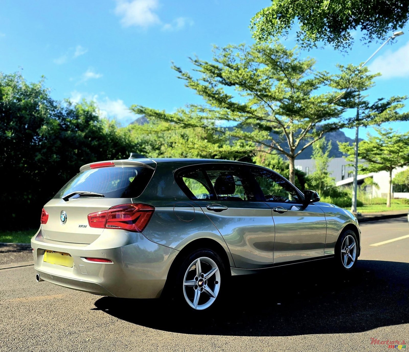 2015' BMW 118 photo #4