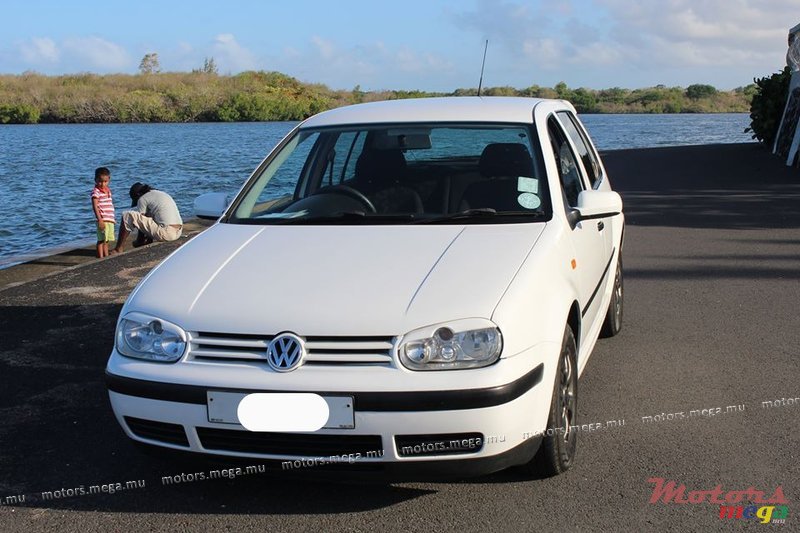 1999' Volkswagen Golf photo #1
