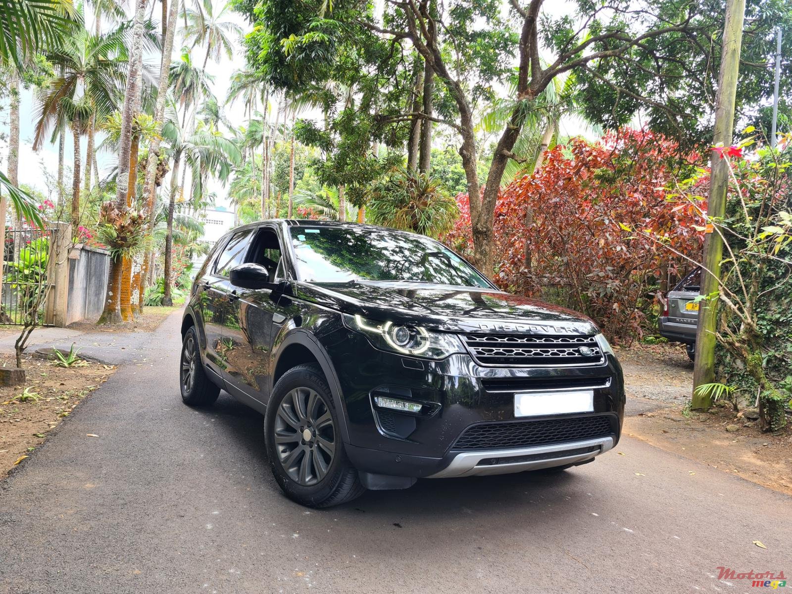 2015' Land Rover Discovery Sport Automatic photo #3