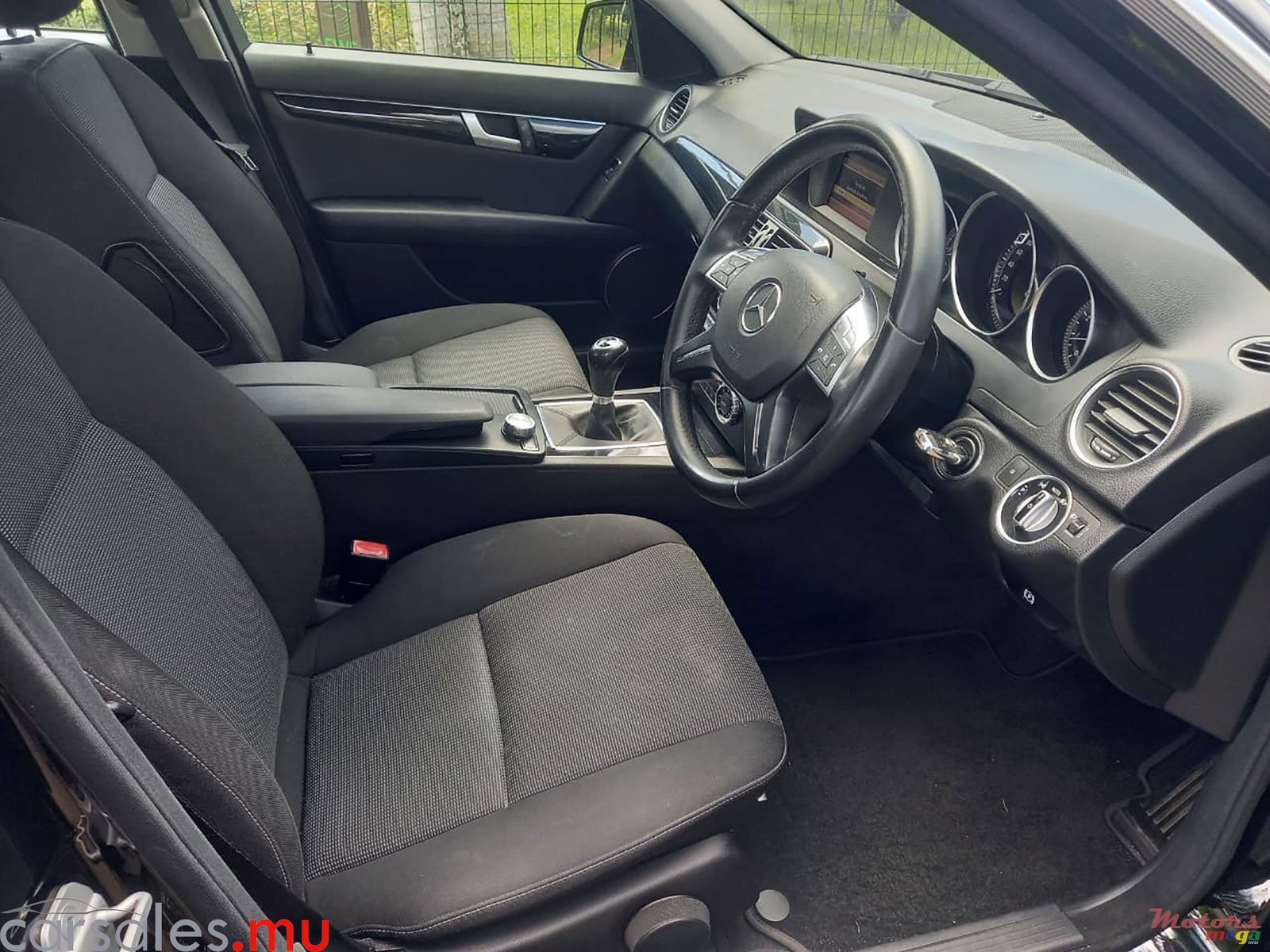 2012' Mercedes-Benz C 180 Kompressor 1.6 photo #6