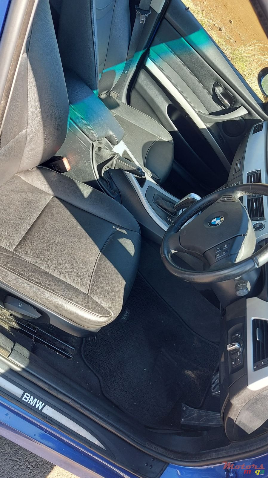 2009' BMW 320 320i E90 Automatic photo #7