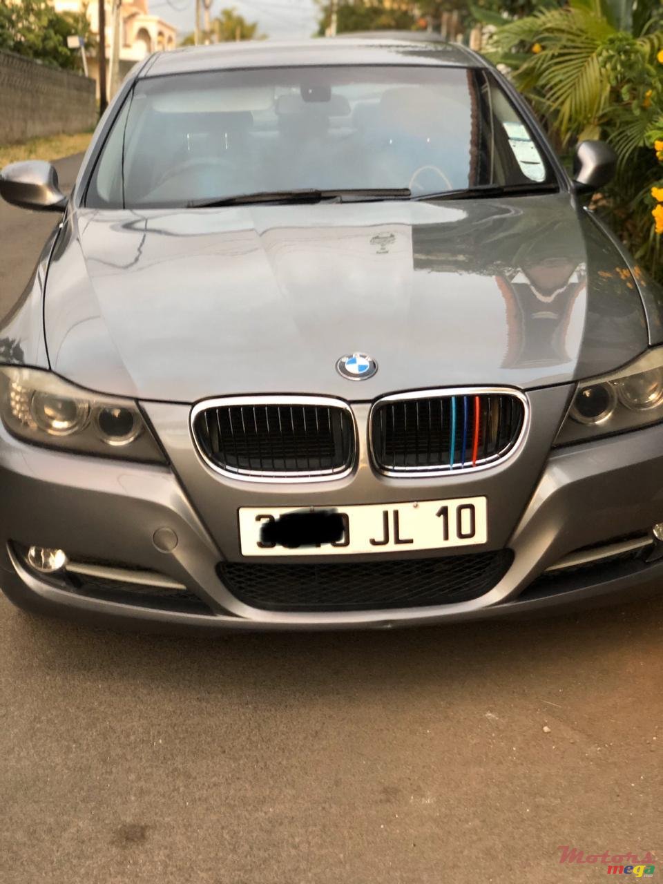 2010' BMW 320 photo #1