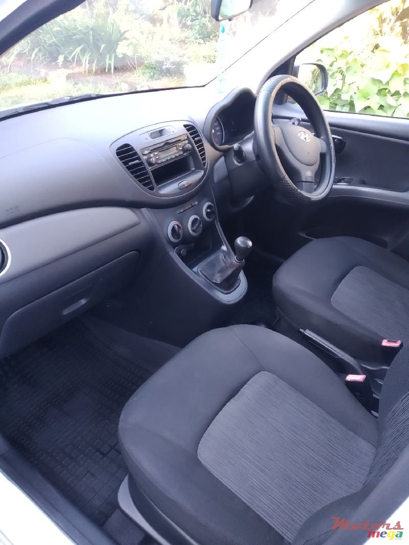 2012' Hyundai i10 photo #4