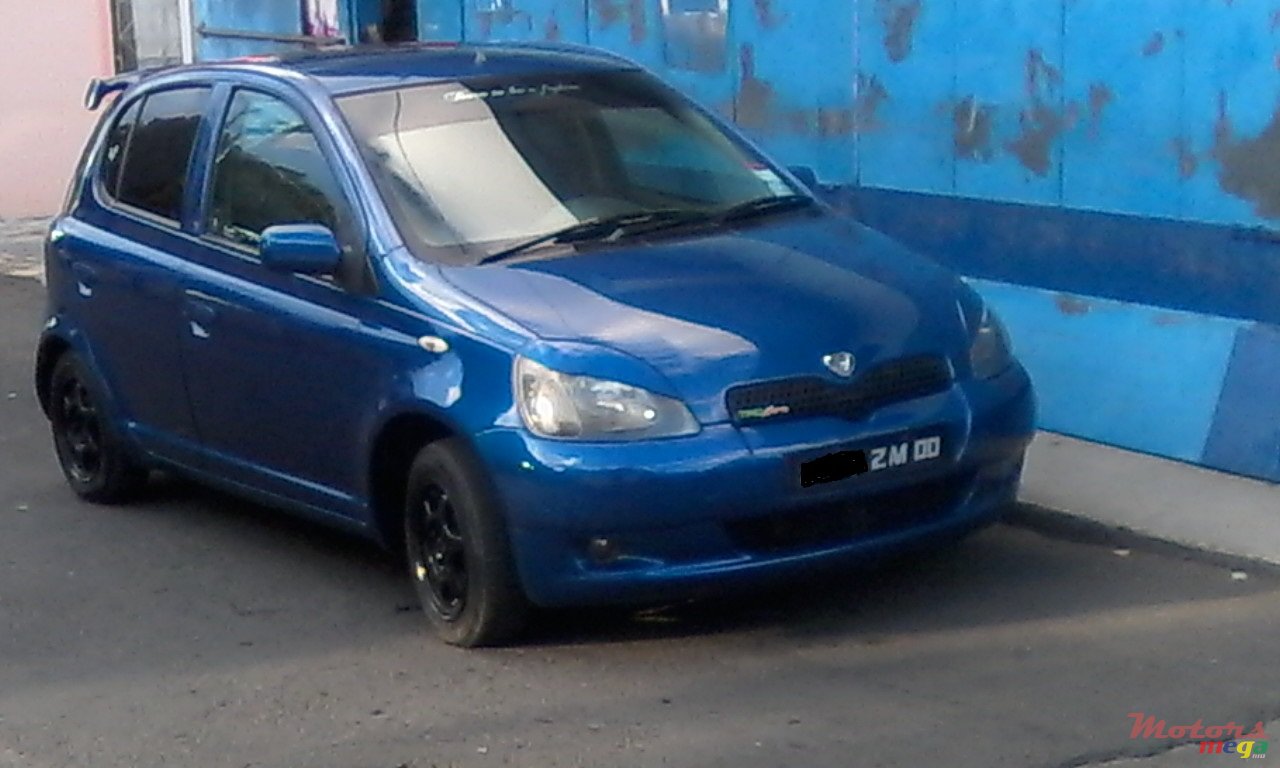 2000' Toyota Vitz photo #1