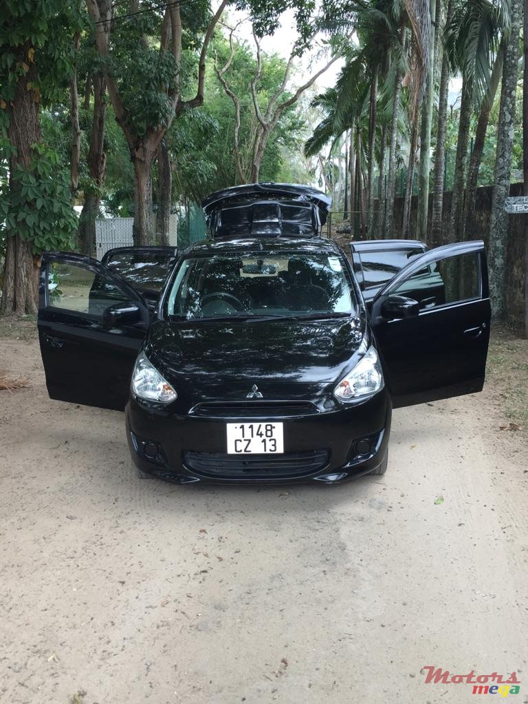 2013' Mitsubishi Mirage photo #2