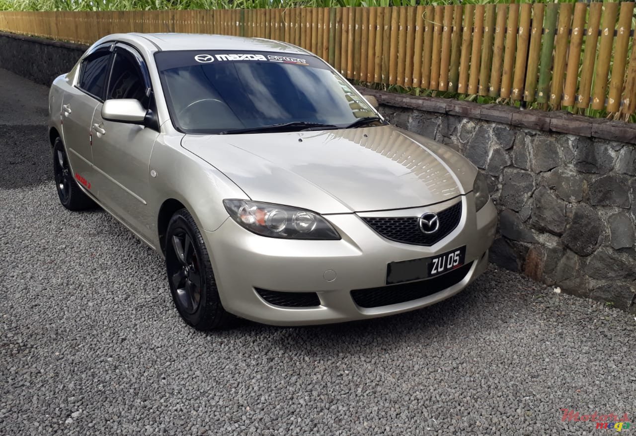 2005' Mazda 3 Japan photo #2