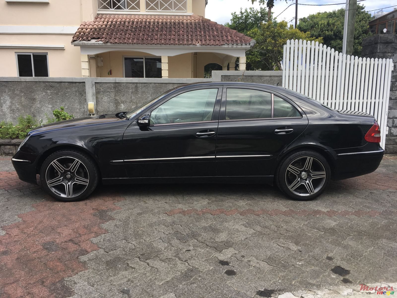 2004' Mercedes-Benz photo #1