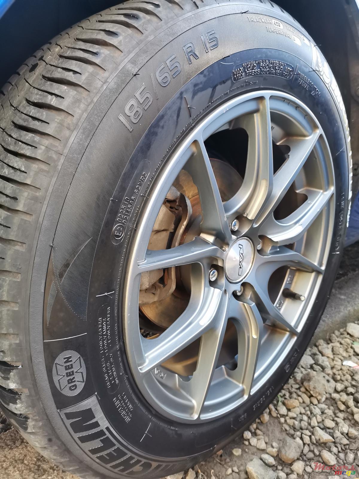 2001' Toyota Corolla 1nz141 photo #3