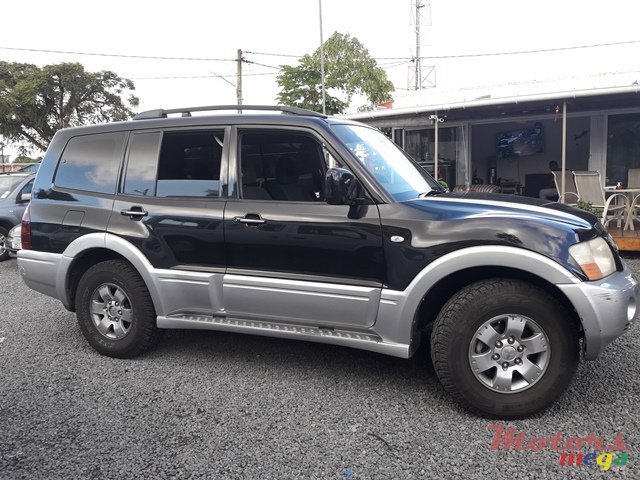 2003' Mitsubishi Pajero photo #4