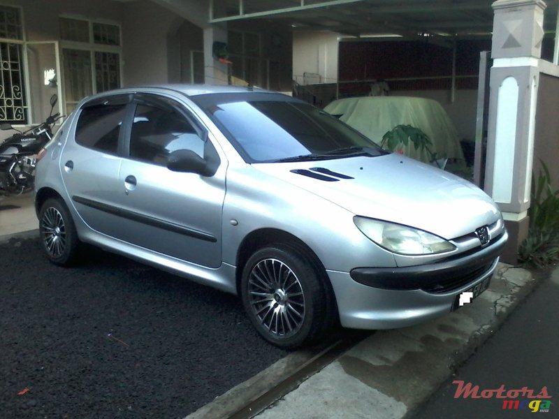 2002' Peugeot 206 photo #2