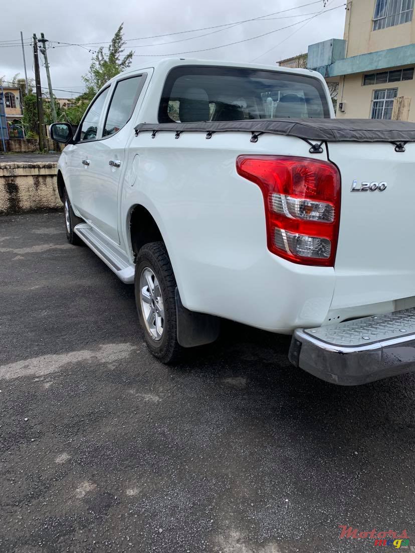 2017' Mitsubishi L 200 2.5L Turbocharged photo #5