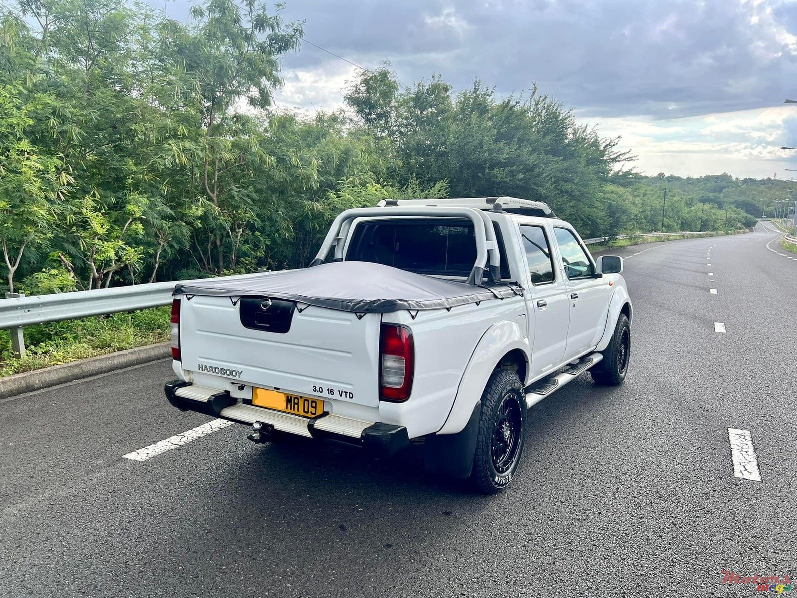 2009' Nissan Hardbody photo #5