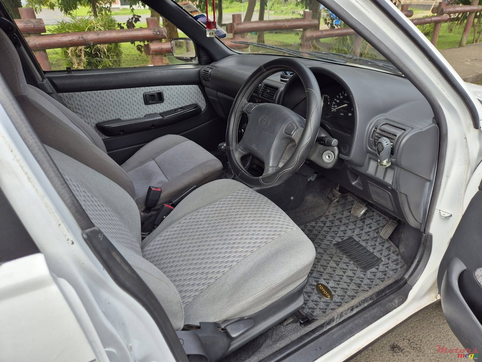1996' Toyota Starlet photo #5