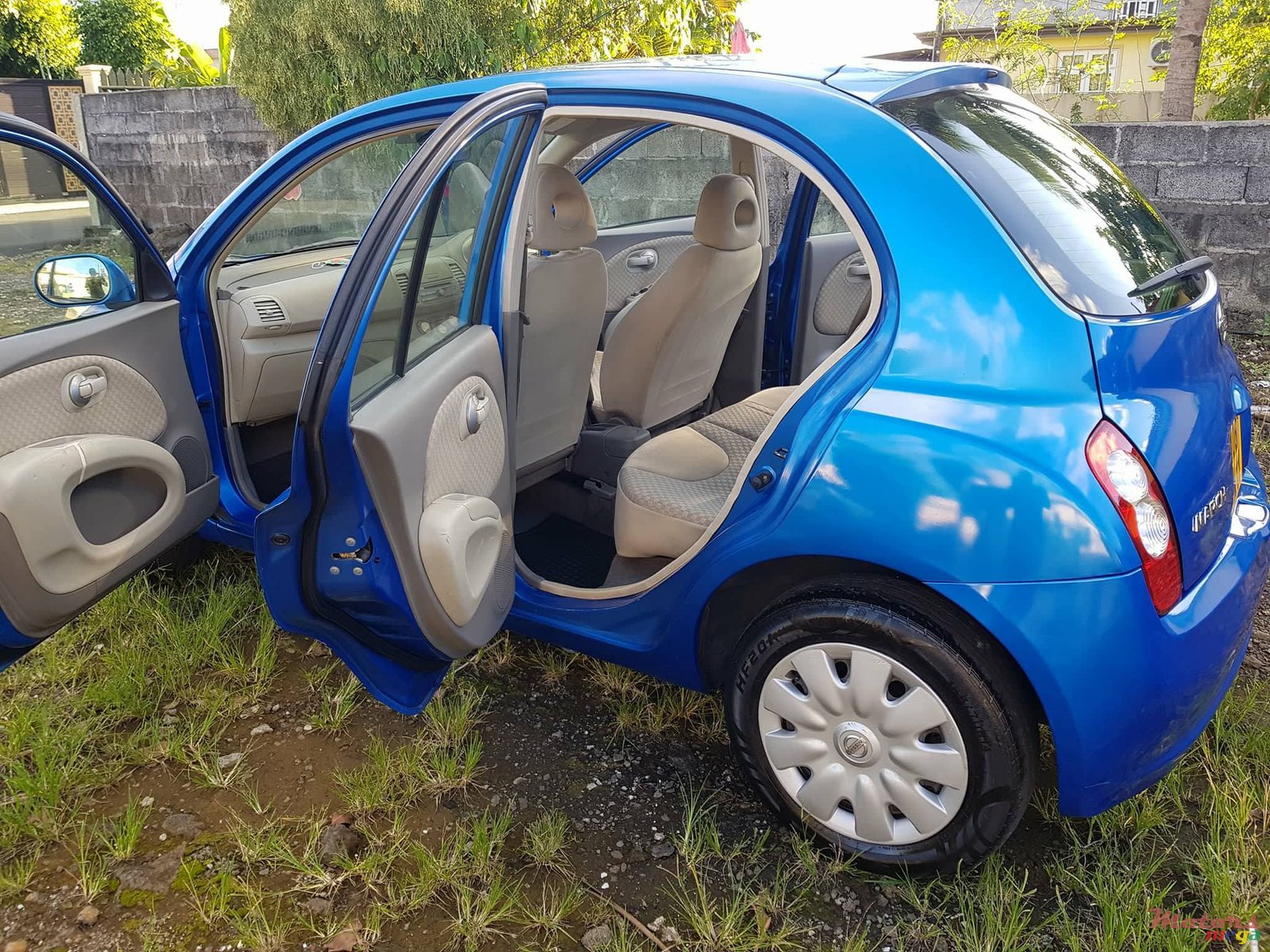 2011' Nissan March photo #6