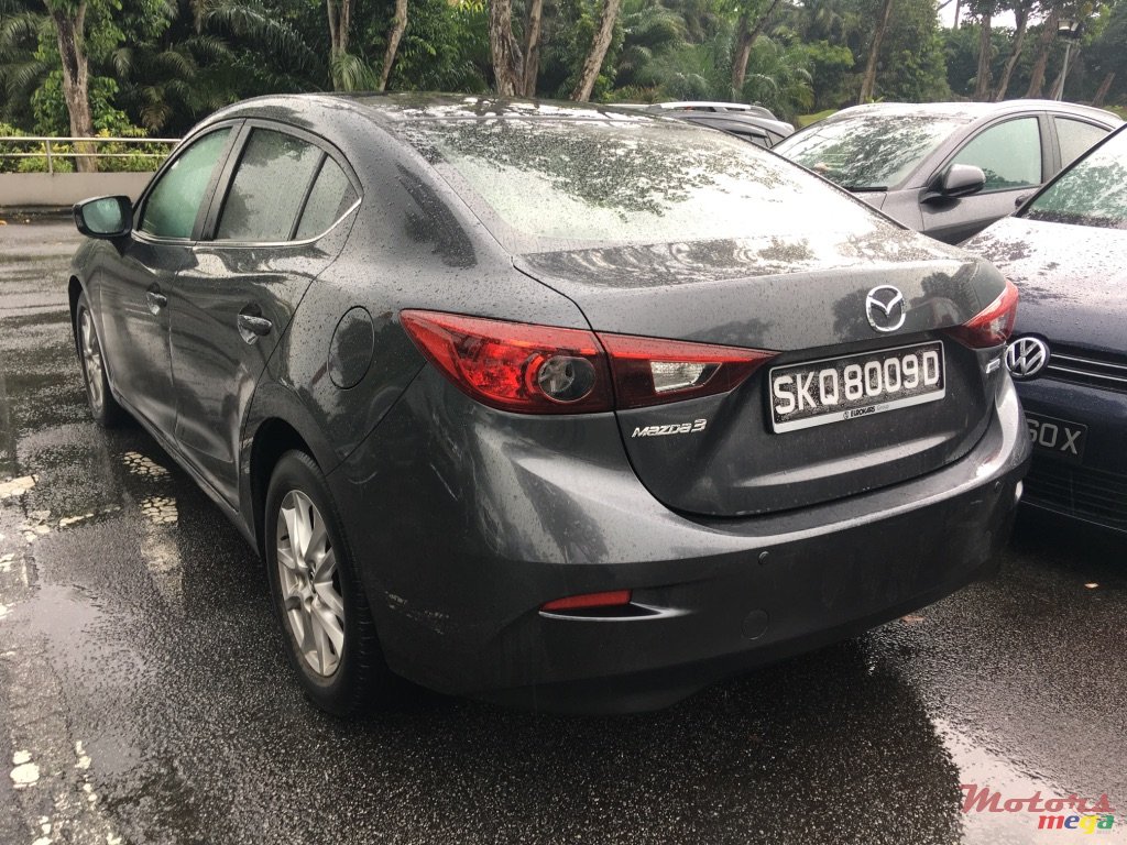 2014' Mazda 3 Skyactive Technology photo #2