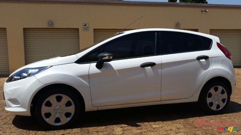 2011' Ford fiesta photo #1