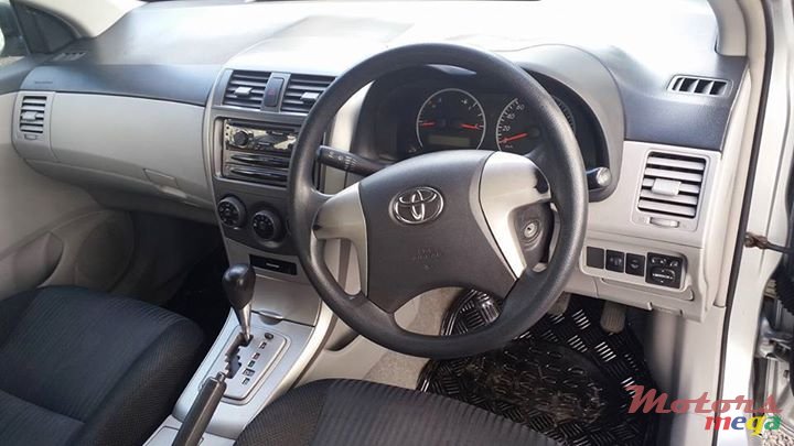 2009' Toyota Corolla Axio photo #3