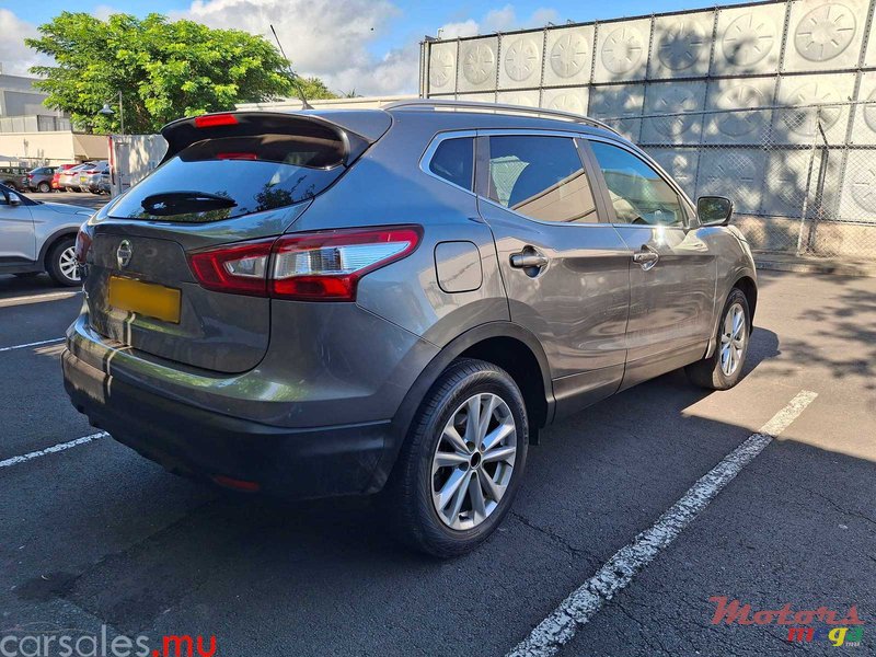 2015' Nissan Qashqai 1.6 Tekna photo #4