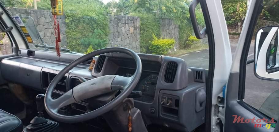 2003' Nissan photo #6