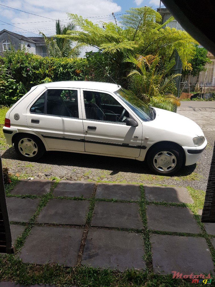 2001' Peugeot 106 photo #1