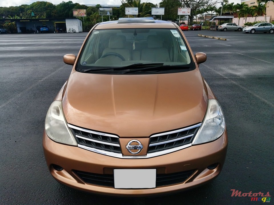 2008' Nissan Tiida photo #1