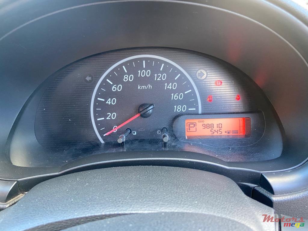 2013' Nissan March Automatic Hatchbach, 5 doors photo #2