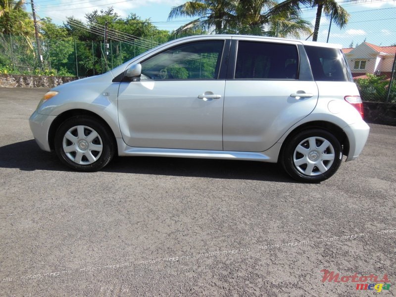 2006' Toyota ist photo #3