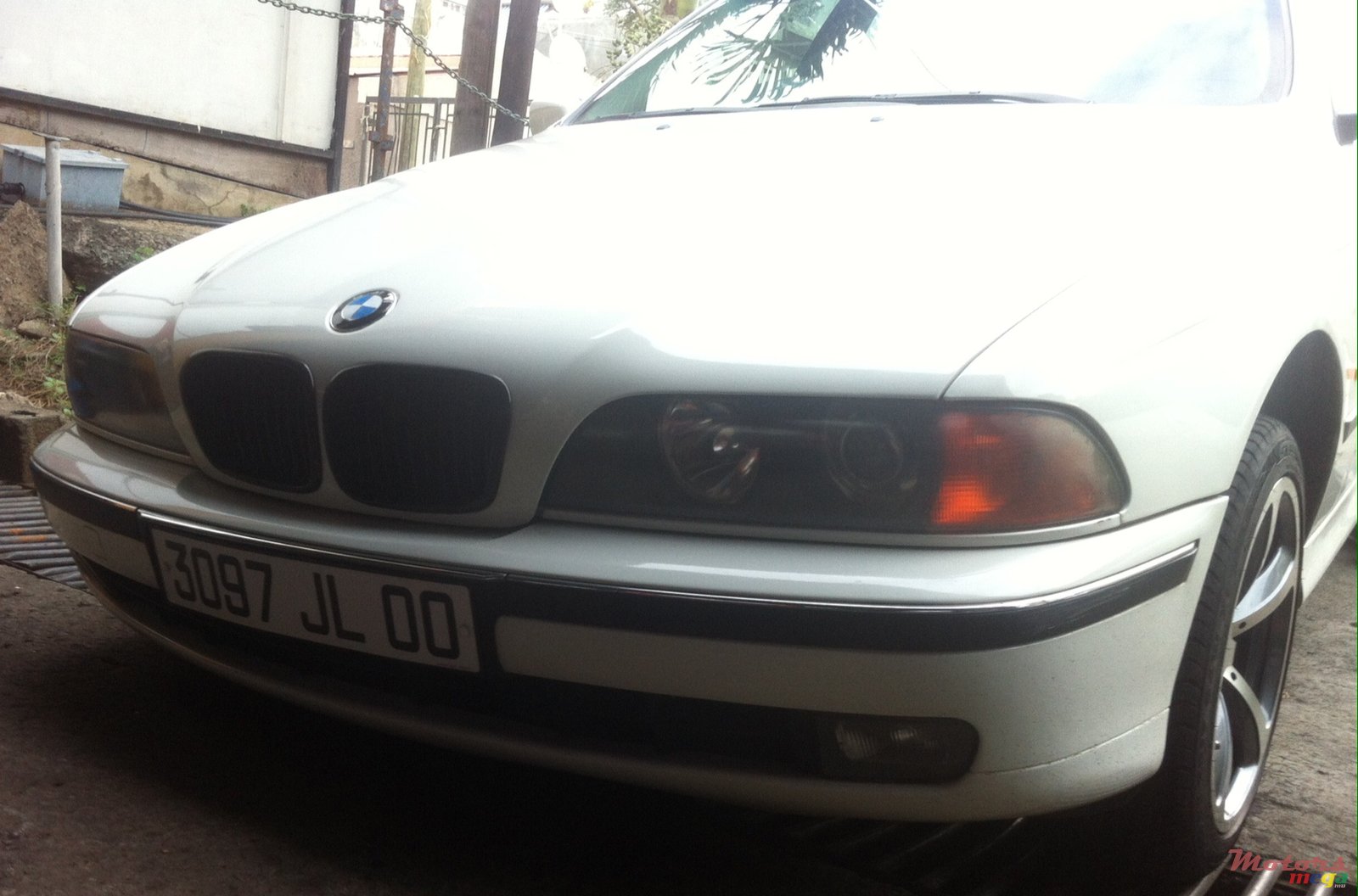 2000' BMW 523 None photo #1