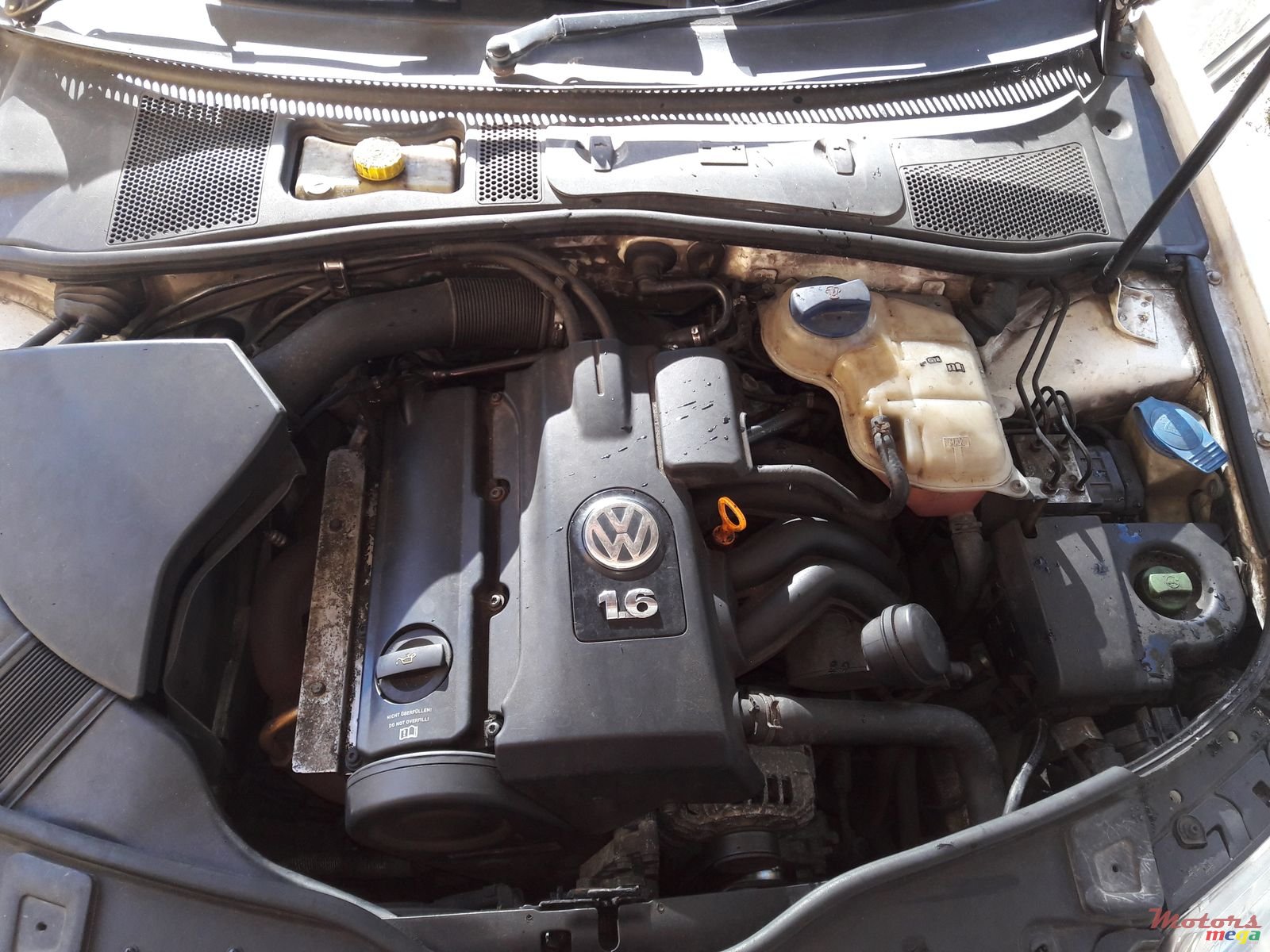 2005' Volkswagen Passat photo #3