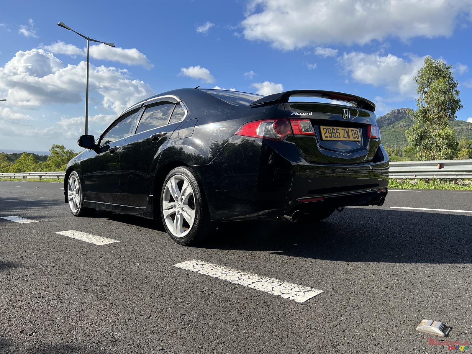 2009' Honda Accord photo #3