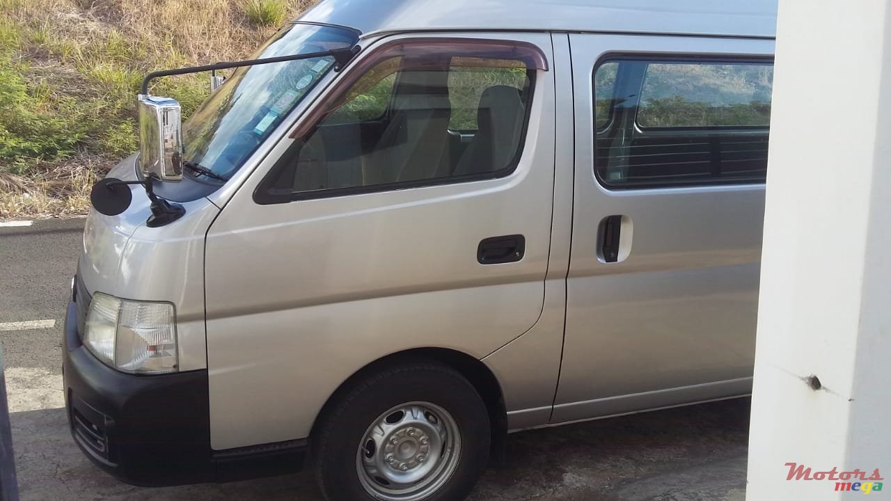 2004' Nissan Caravan photo #2