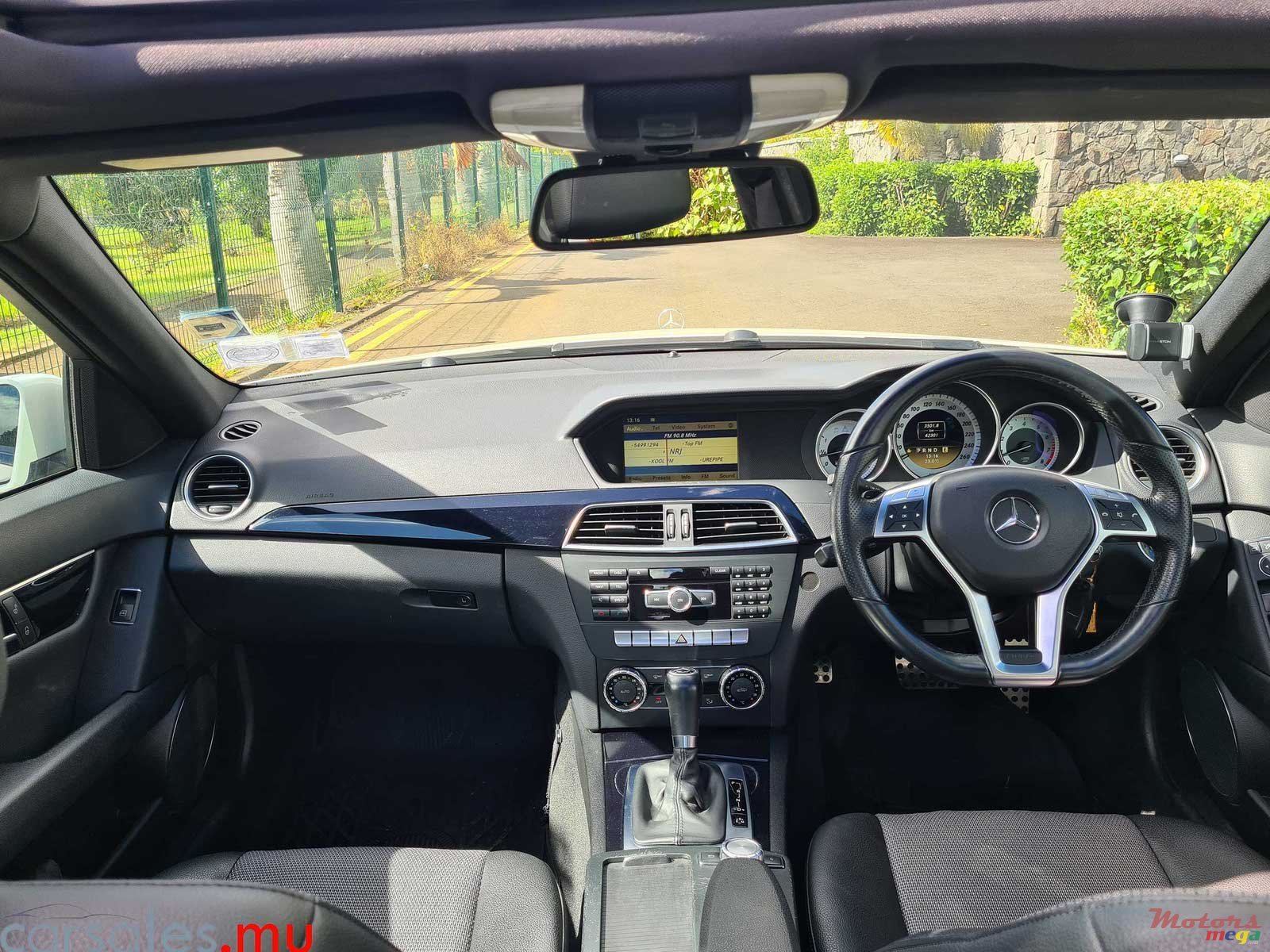 2011' Mercedes-Benz C 180 AMG photo #6