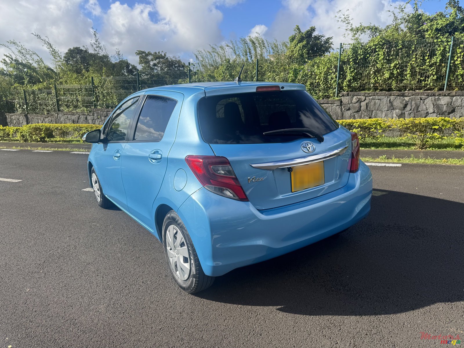 2016' Toyota Vitz 1300cc photo #3