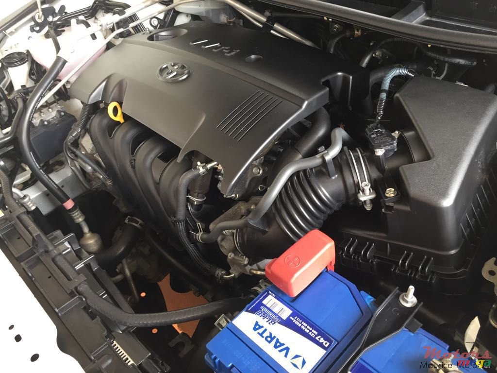 2011' Toyota Allion photo #2