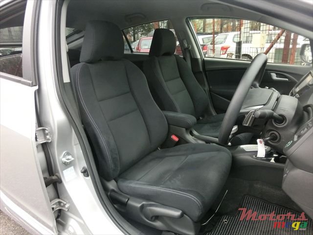 2012' Honda Insight photo #2