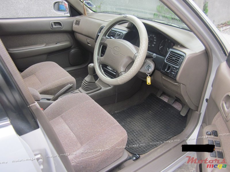 1997' Toyota Corolla XE-Saloon  photo #5