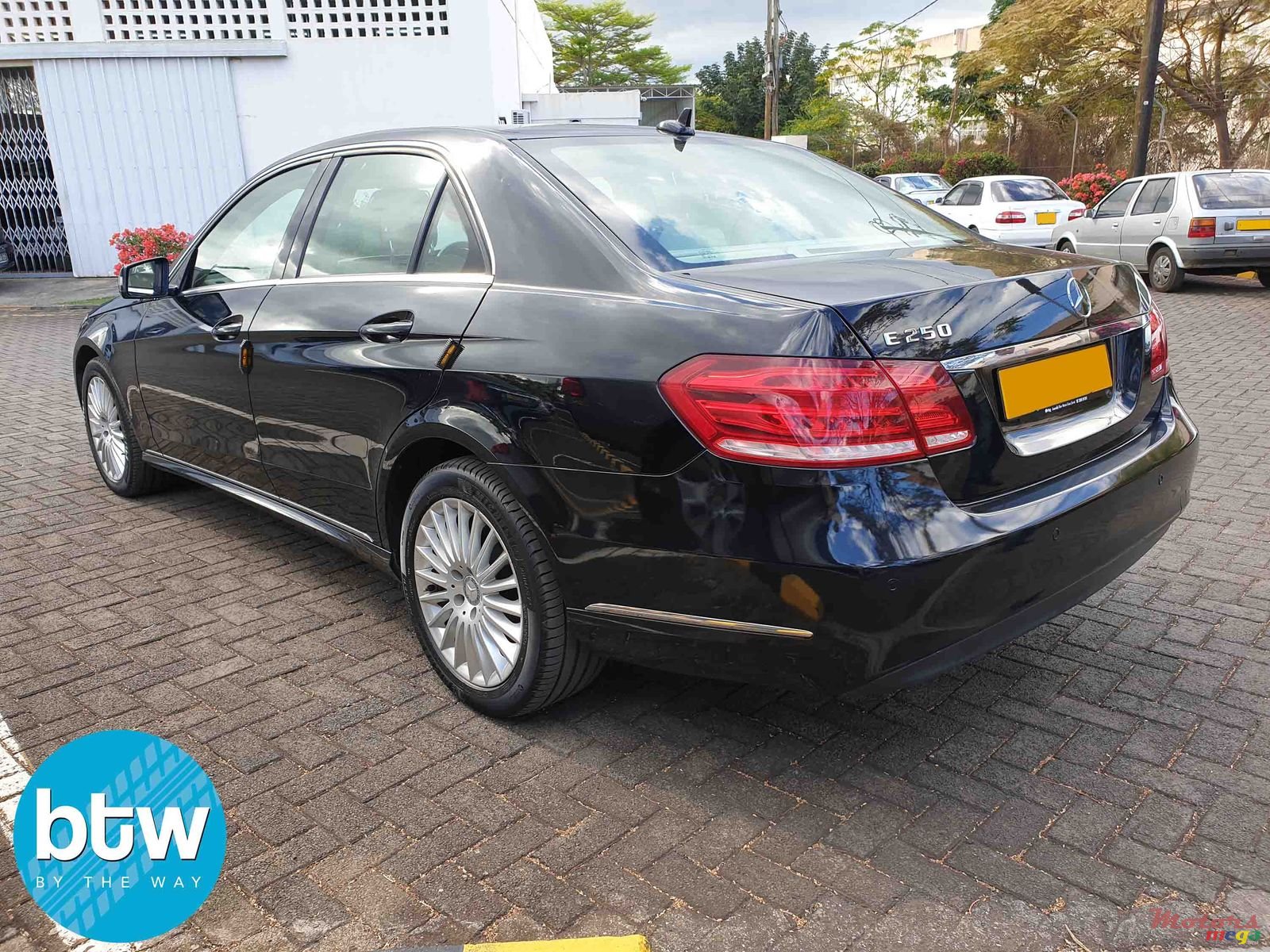 2013' Mercedes-Benz E-Class 250 CGI photo #2