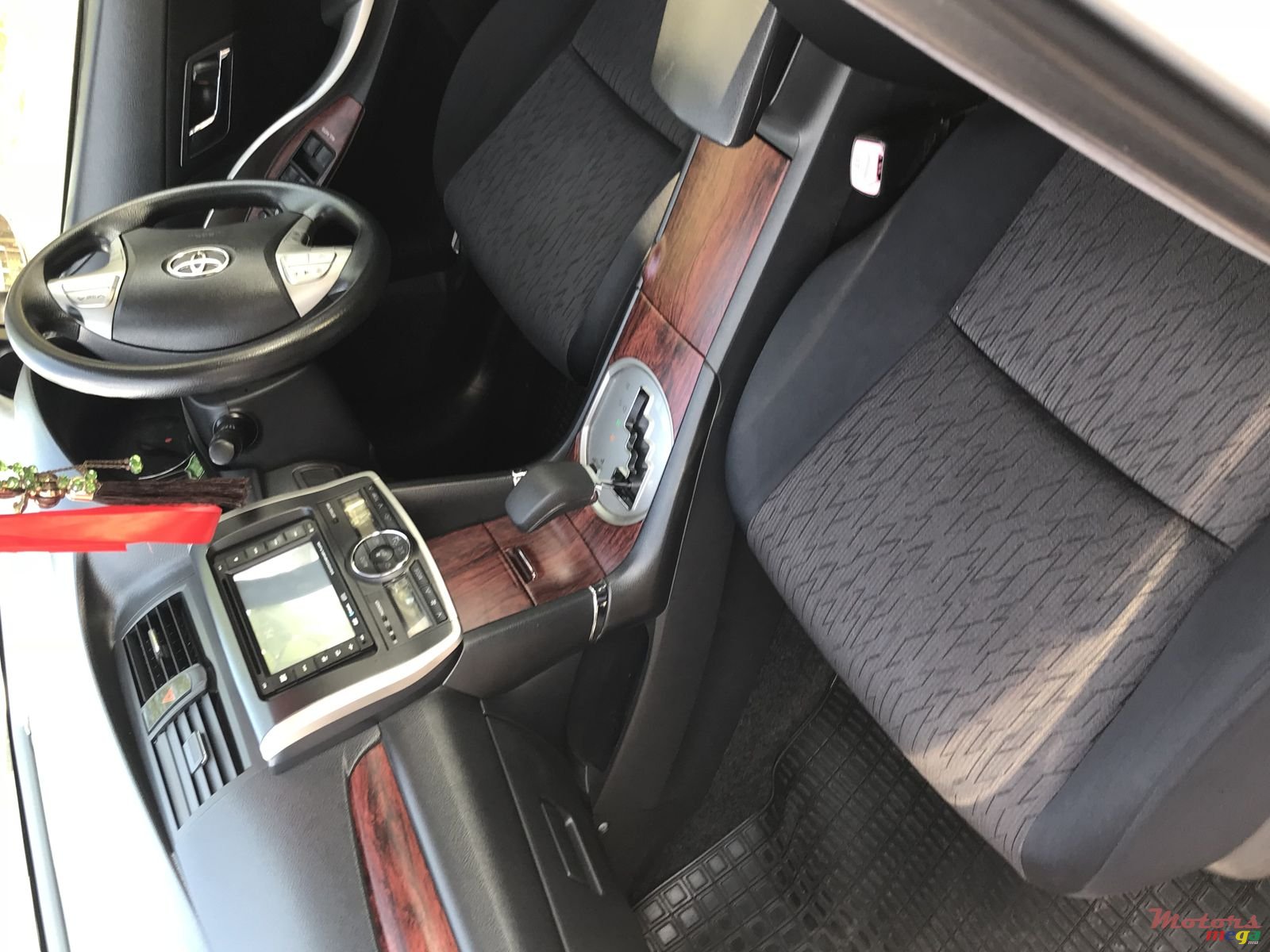 2010' Toyota Allex Allion photo #1