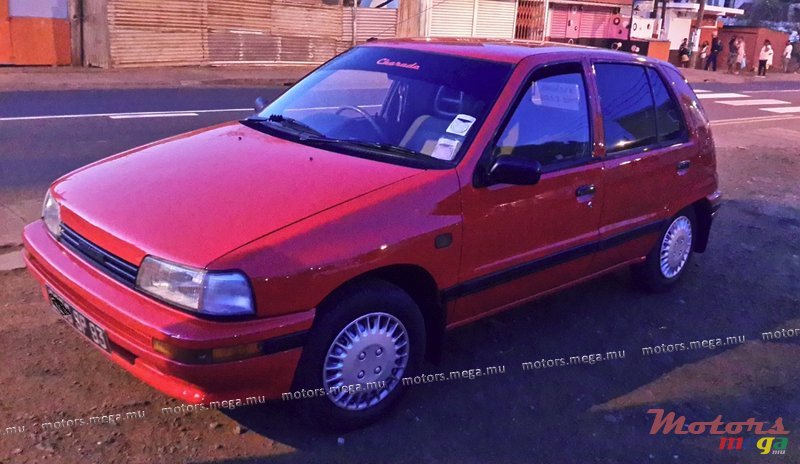1993' Daihatsu Charade photo #1