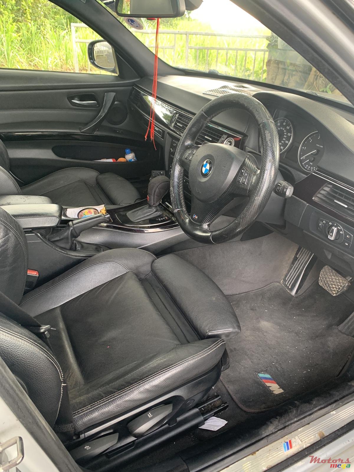 2009' BMW 3 Series M Sport pack photo #5