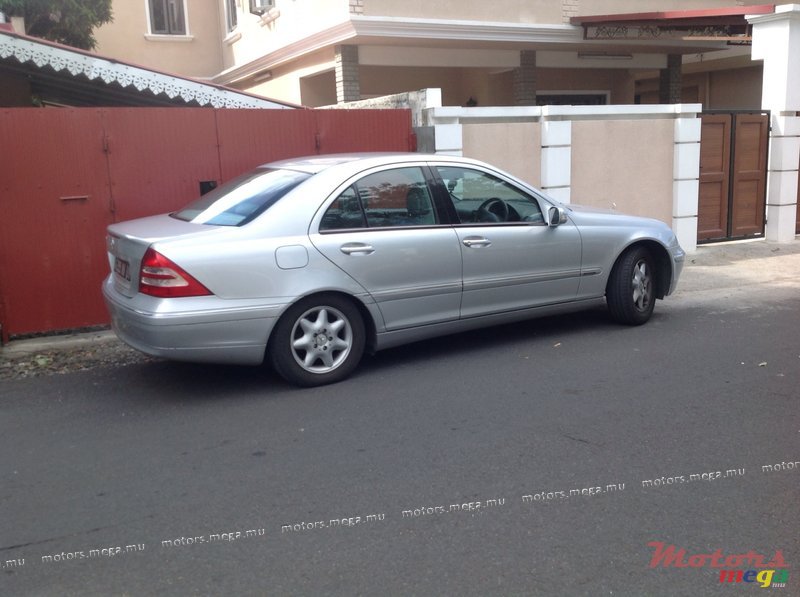 2001' Mercedes-Benz photo #1